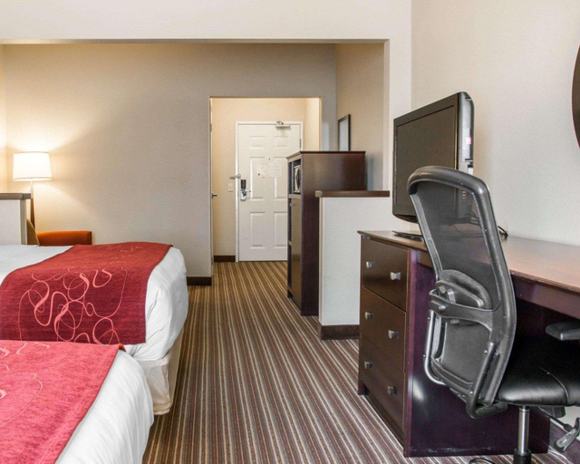 Bedroom 3, Comfort Suites Saginaw Area, Saginaw