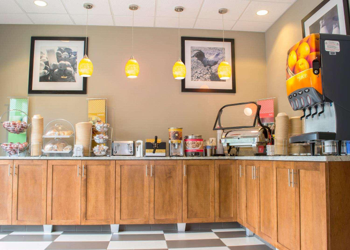 Public Area 2, Hampton Inn Tampa-Veterans Expwy (Airport North), Hillsborough