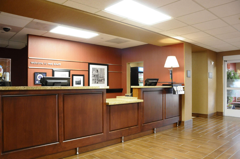 Public Area 3, Hampton Inn & Suites Red Bluff, Tehama