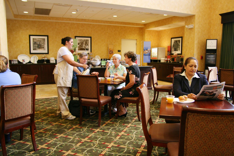Food & Drinks 5, Hampton Inn & Suites Dobson, Surry