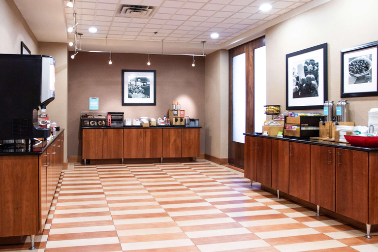 Public Area 2, Hampton Inn Gloucester, Gloucester