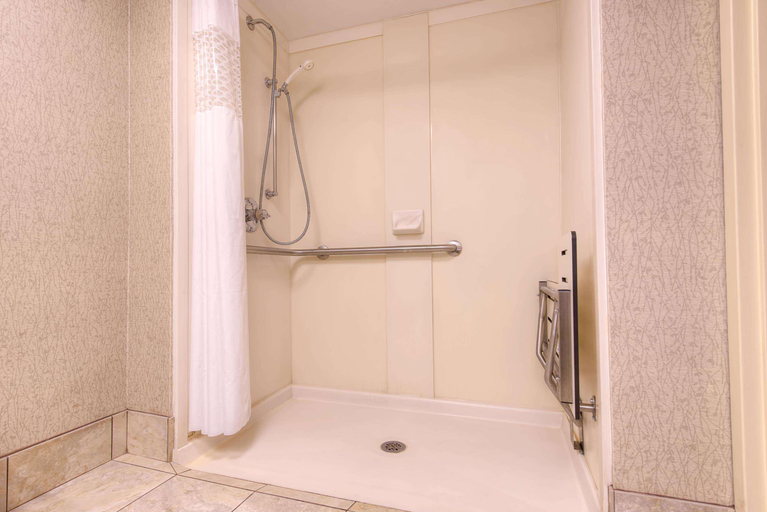 Bathroom 4, Hampton Inn Mobile-I-10/Bellingrath Gardens , Mobile