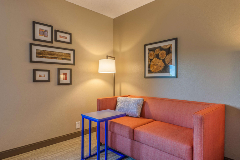 Public Area 2, Hampton Inn Wilkesboro, Wilkes