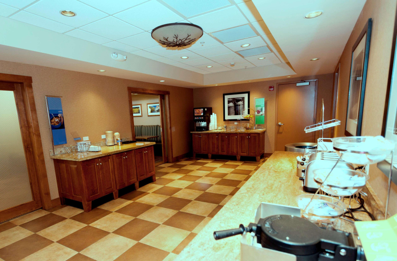 Public Area 2, Hampton Inn & Suites Riverton, Fremont