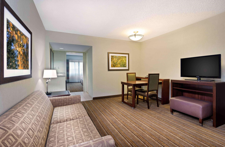 Bedroom 4, Embassy Suites By Hilton Parsippany, Morris