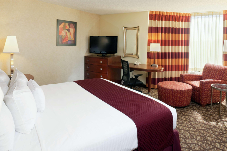 Bedroom 3, Doubletree Hotel Murfreesboro, Rutherford