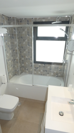 Bathroom 5, Hotel Zeus, Málaga