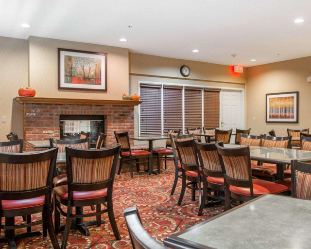 Food & Drinks 5, Comfort Suites Saginaw Area, Saginaw