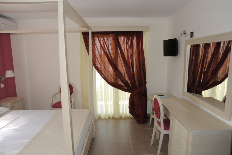 Bedroom 3, Ammos Bay, Epirus