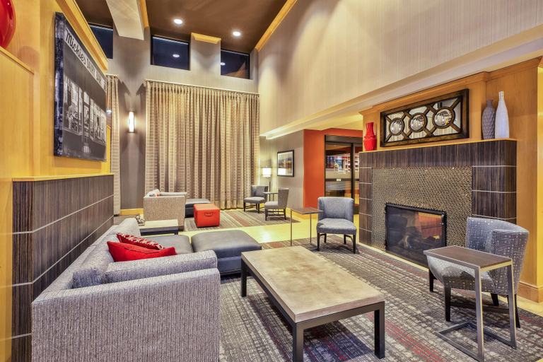Food & Drinks 5, Hampton Inn & Suites Madison West, Dane