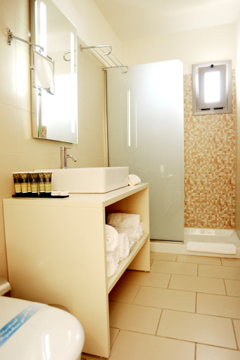 Bathroom, Sikyon Coast Hotel & Resort, Peloponnese