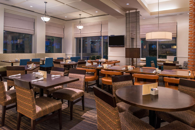 Food & Drinks 5, Hilton Garden Inn Baltimore/White Marsh, Baltimore
