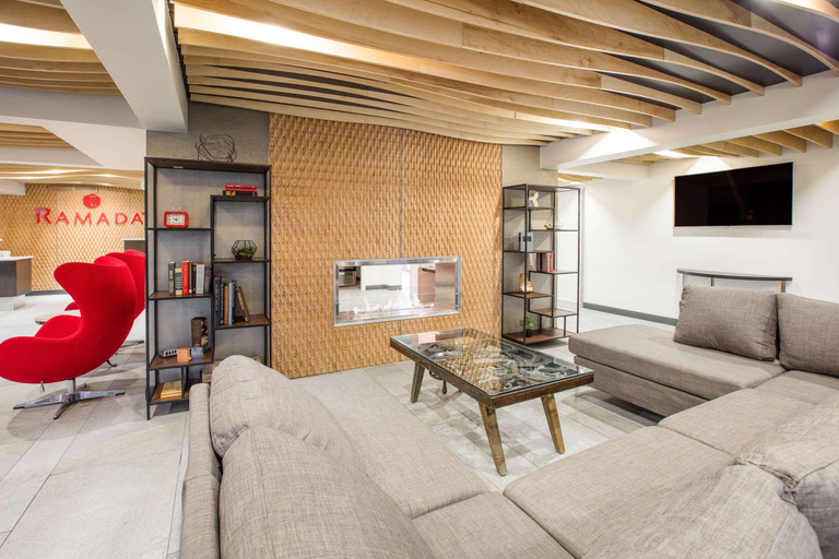 Public Area 2, Ramada by Wyndham Austin South, Travis