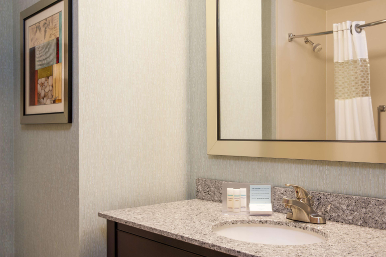 Bathroom 5, Irish Lodge South Bend, Saint Joseph