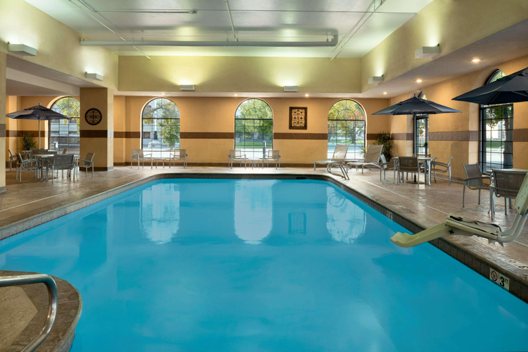 Sport & Beauty 2, Embassy Suites by Hilton Des Moines Downtown, Polk