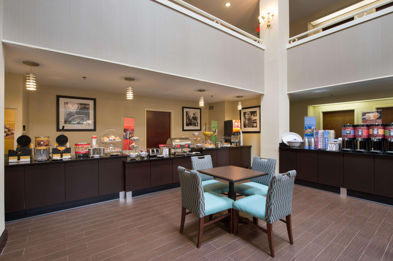 Food & Drinks 5, Hampton Inn Cornelia, Habersham
