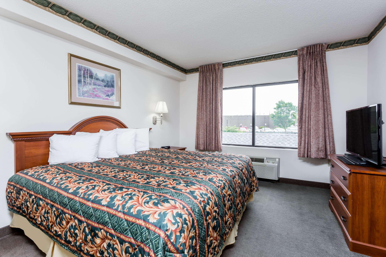 Bedroom 4, Super 8 by Wyndham Augusta Ft Gordon Belair, Columbia