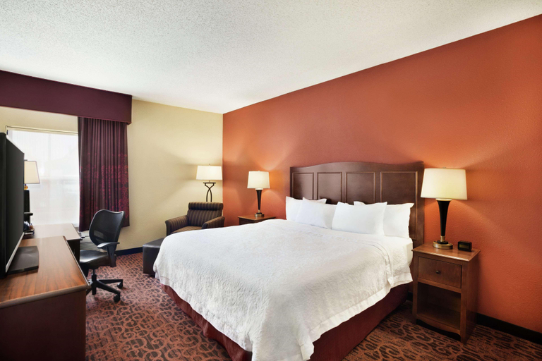 Bedroom 3, Hampton Inn Shawnee, Pottawatomie