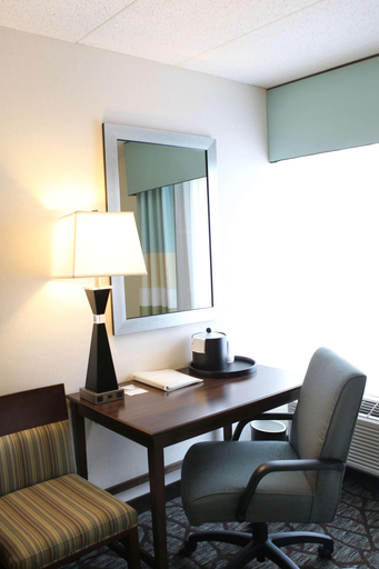Bedroom 3, Hampton Inn Cincinnati-Northwest/Fairfield, Butler
