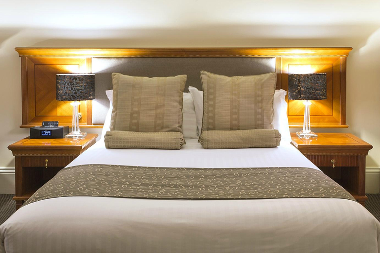 Bedroom, The Grand Hotel Launceston, Launceston - Pt B