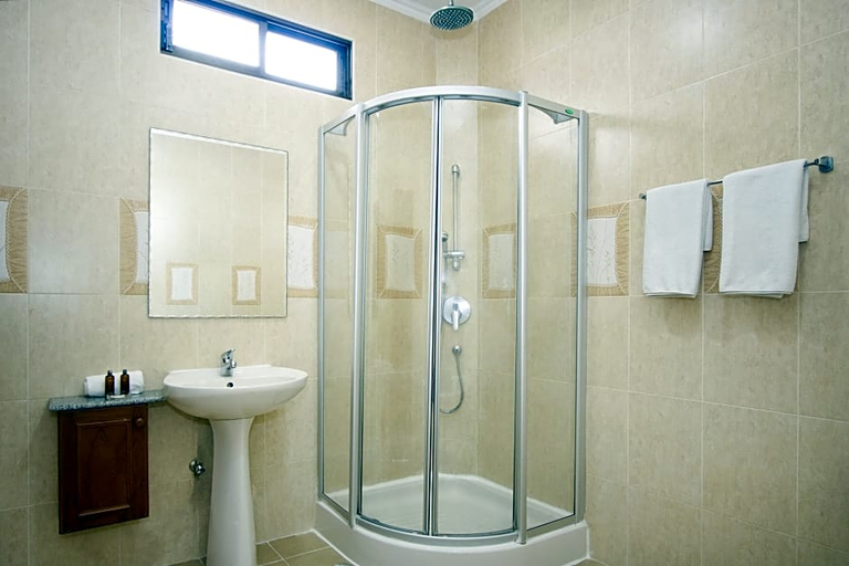Bathroom 5, Avoca Pool Villas, Pattaya