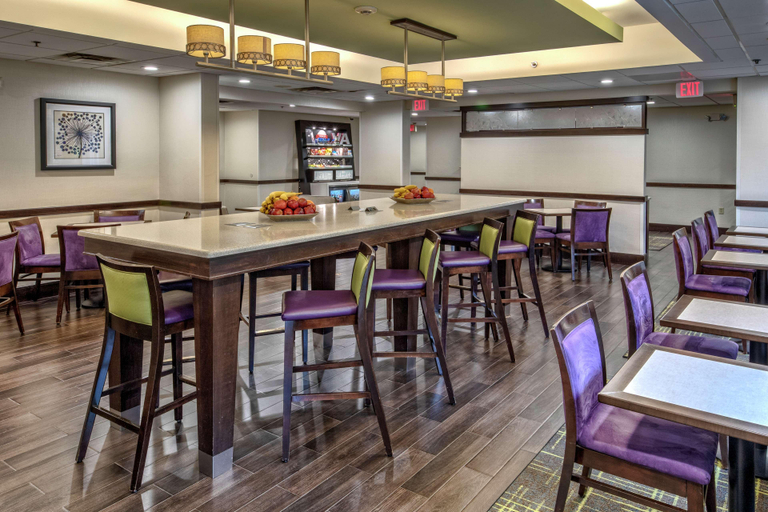 Food & Drinks 5, Hampton Inn Dumfries, Prince William