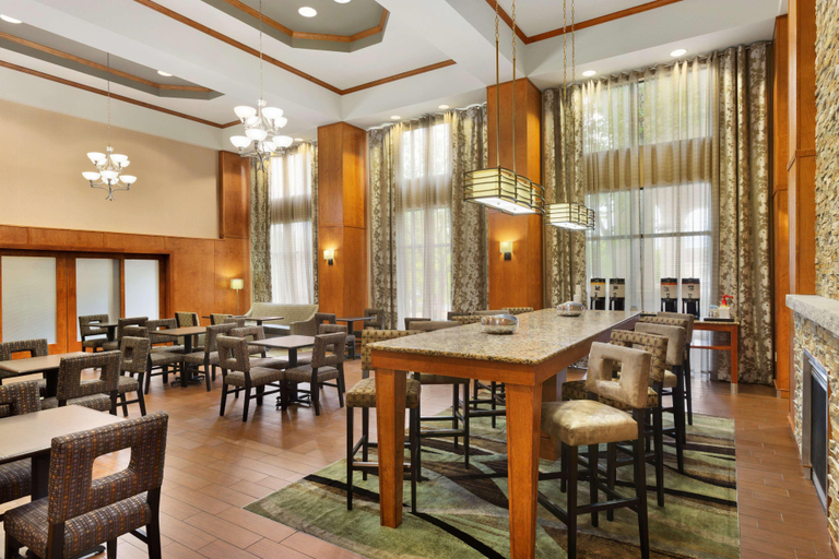 Food & Drinks 5, Hampton Inn & Suites Manchester-Bedford, Hillsborough