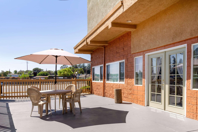 Exterior & Views 2, Auburn House Hotel, Placer