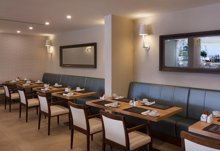 Food & Drinks, The Reef Eilat Hotel by Herbert Samuel