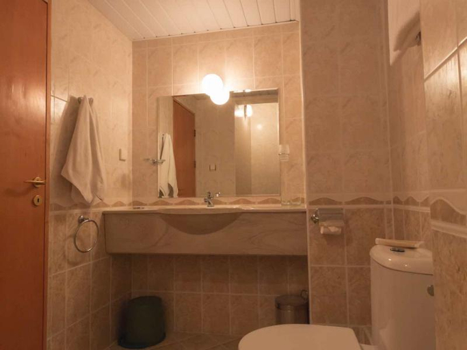 Bathroom 5, Kamchia Park Hotel, Varna
