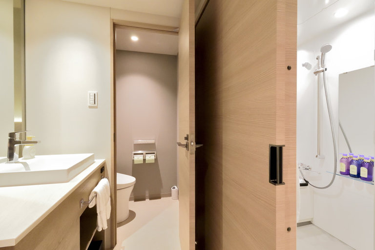 Bathroom 5, Daiwa Roynet Hotel Osaka Sakaisujihonmachi, Osaka