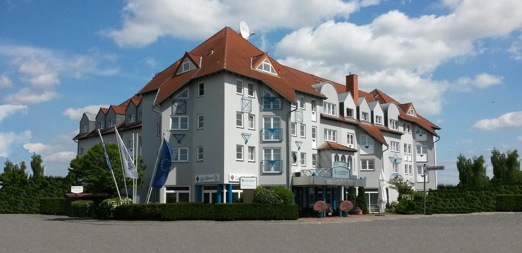 Exterior & Views 1, TRIP INN Kongresshotel Rodgau, Offenbach
