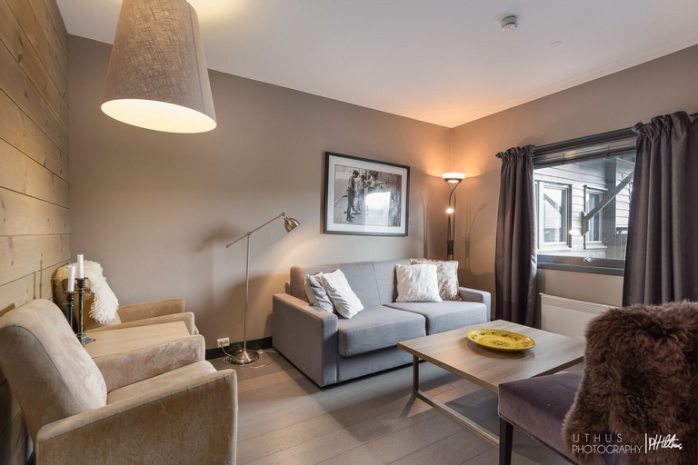 Highland Lodge, Hol