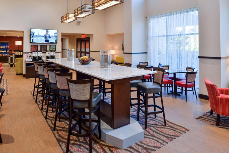 Food & Drinks 4, Hampton Inn & Suites California, Washington