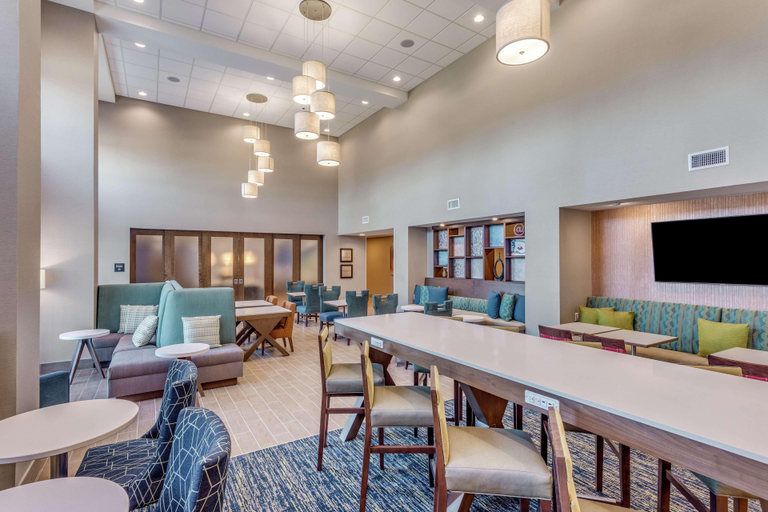 Food & Drinks 5, Hampton Inn & Suites Saraland Mobile, Mobile