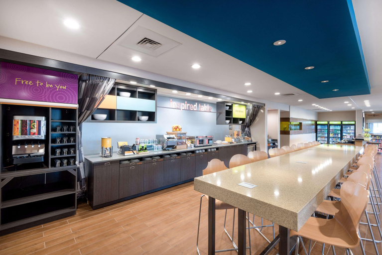 Food & Drinks 5, Home2 Suites by Hilton Charlotte University, Mecklenburg