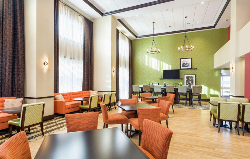Food & Drinks 5, Hampton Inn & Suites San Bernardino, San Bernardino