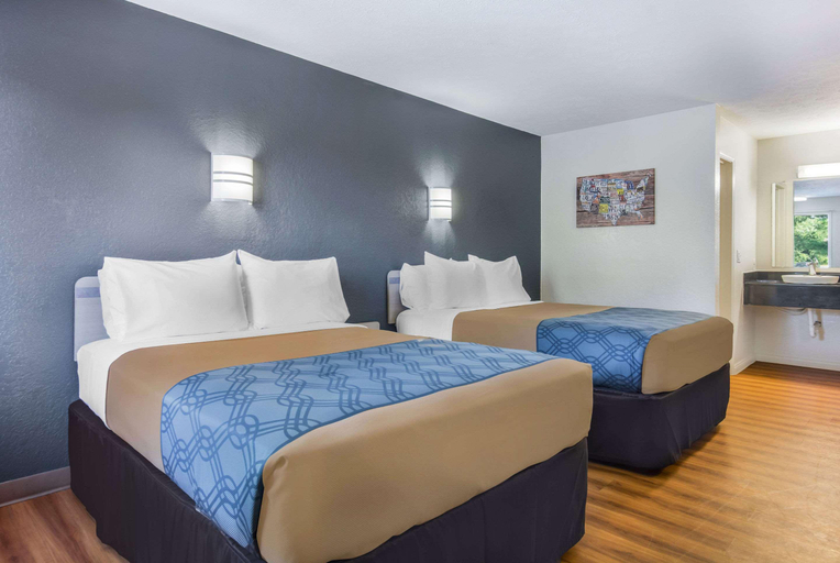 Bedroom 4, Quality Inn & Suites Columbus West, Bartholomew