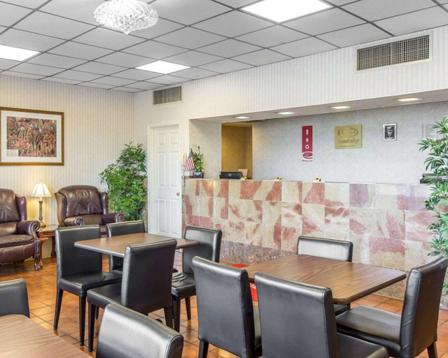 Public Area 2, Econo Lodge Calhoun South, Gordon