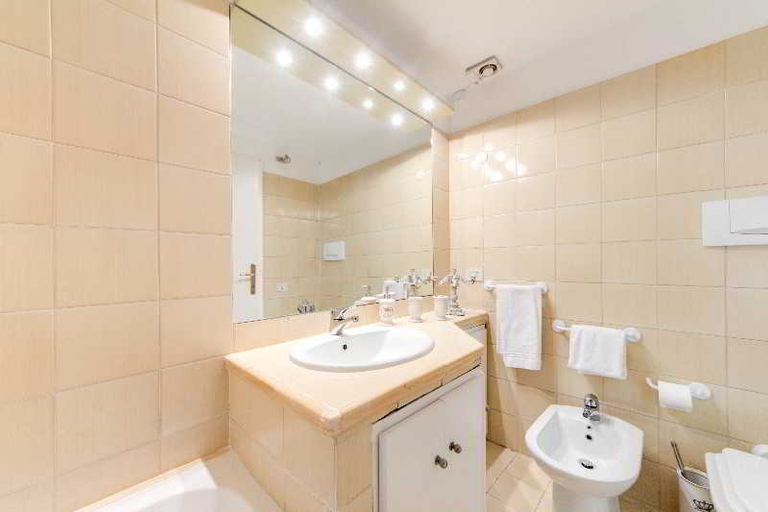 Bathroom 5, Spanish Steps Relais, Rome