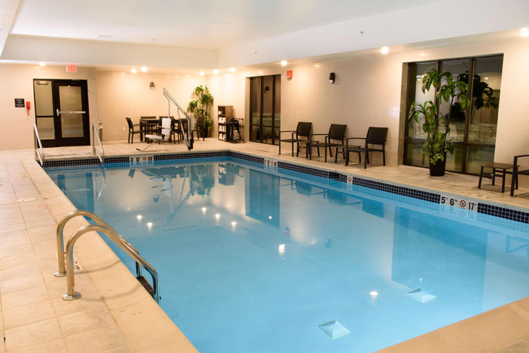 Sport & Beauty, Hampton Inn & Suites Bay City, Bay