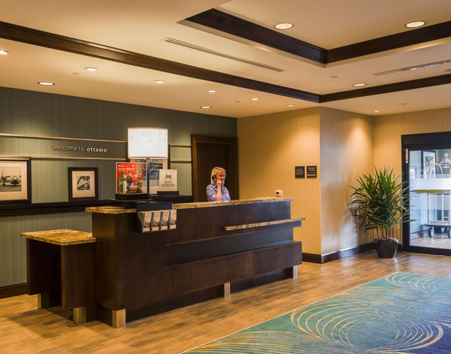 Public Area 2, Hampton Inn By Hilton Ottawa Airport, Ottawa