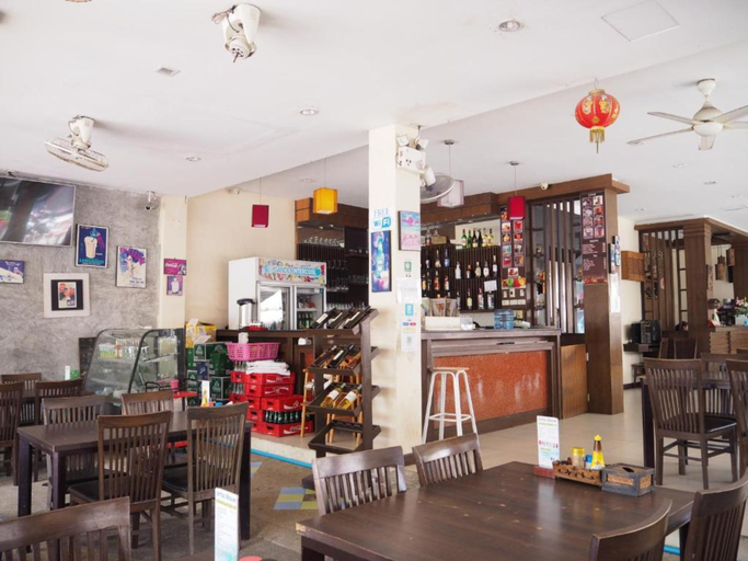 Food & Drinks 5, Arita House, Phuket Island