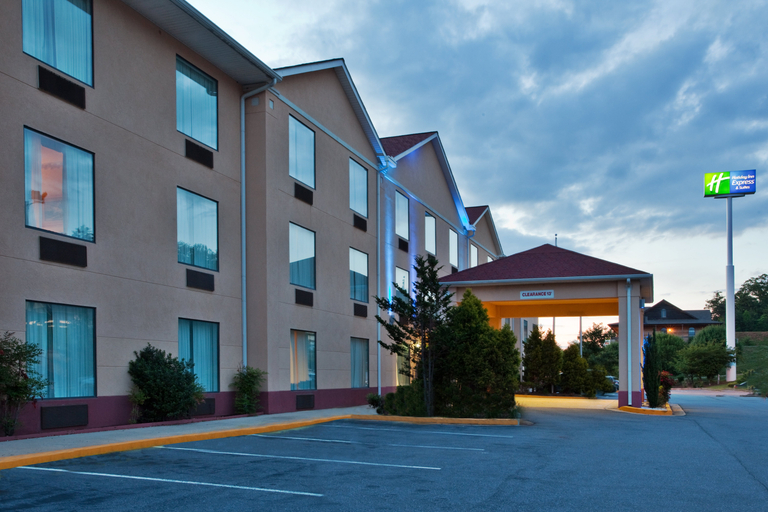 Exterior & Views 4, Holiday Inn Express & Suites HIAWASSEE by IHG, Towns