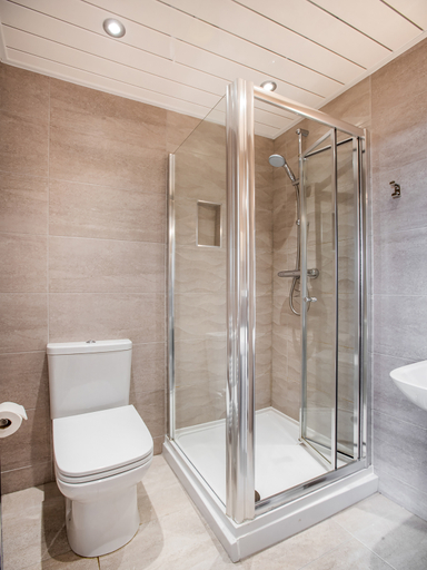 Bathroom 4, Dene Hotel, Newcastle upon Tyne