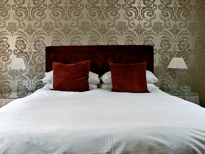 Bedroom 2, Kings Head Inn, Gloucestershire