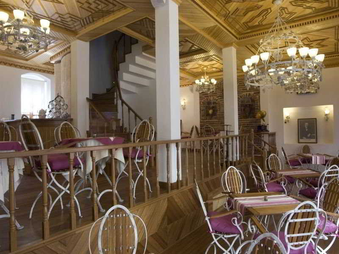 Others 5, Hotel Des Etrangers - Special Class, Merkez
