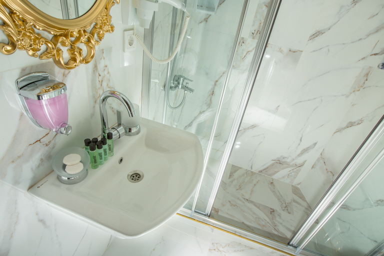 Bathroom 4, Atlantis Royal Hotel , Fatih