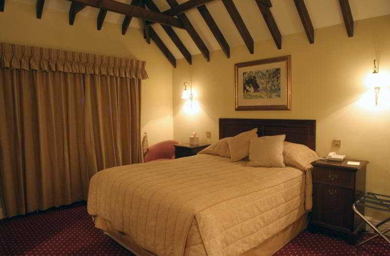 Bedroom 3, Hurtwood Hotel Bed & Breakfast, Surrey