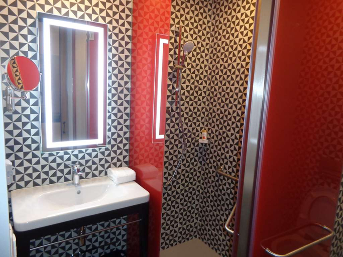Bathroom 4, Radisson RED Miraflores, Lima